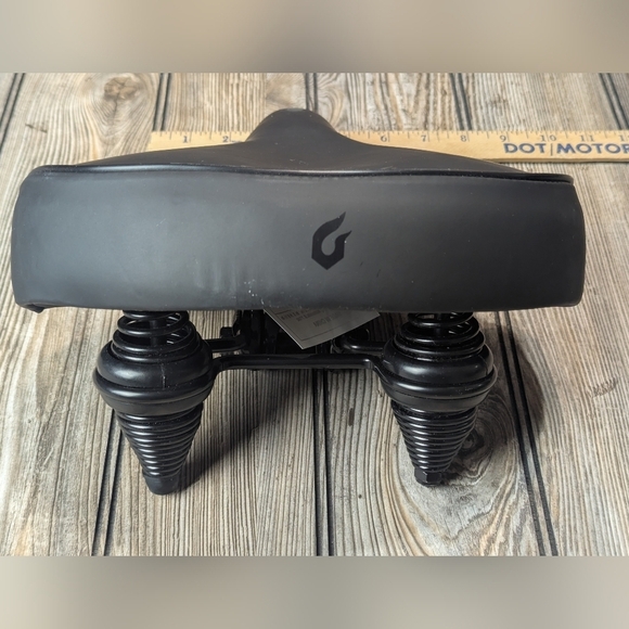 Blackburn Cruiser Bike Bicycle Seat Black - Picture 8 of 9